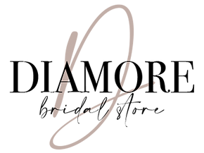 Logo von Diamore Bridal Store mit eleganter Schrift und einem dekorativen Element.