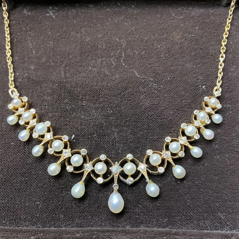 Bewertung von Erbschmuck Antikes Collier aus Gold mit Brillanten und weißen Perlen